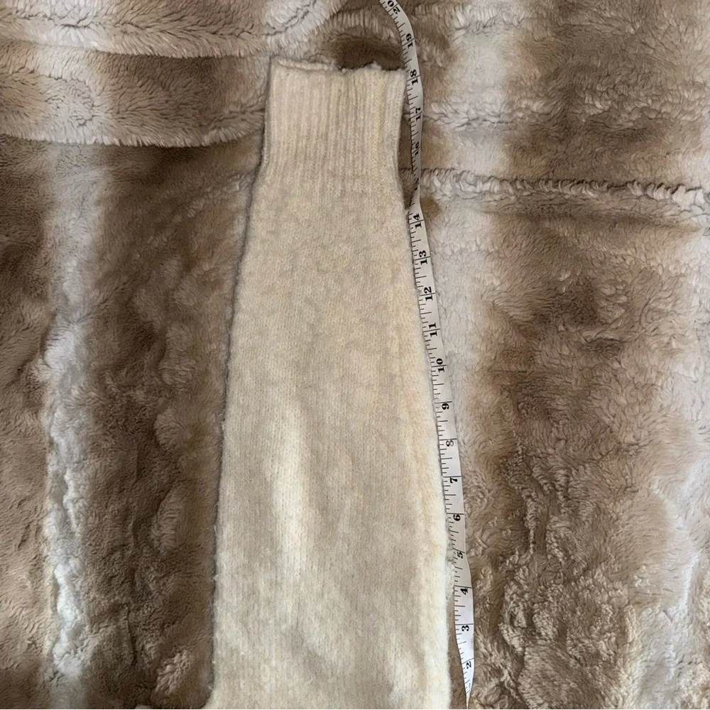 American eagle Cream Sweater with Bow Detail - Picture 5 of 8